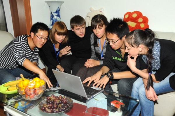 俄罗斯大学生在中国家庭做客